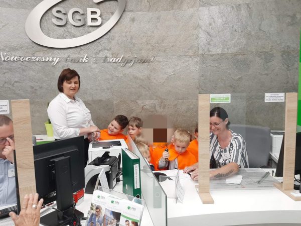Odwiedziny przedszkolaków w oddziale Banku w Janowcu Wlkp.